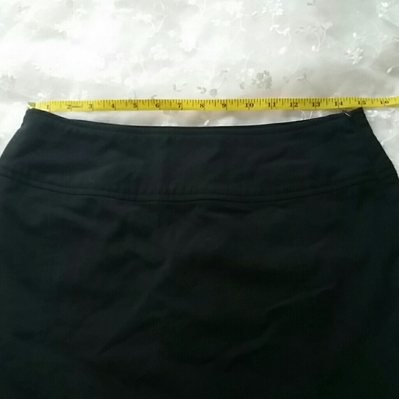 🚫SOLD🚫Black Skirt with Ruffle Trim & Back Bow - Picture 5 of 6